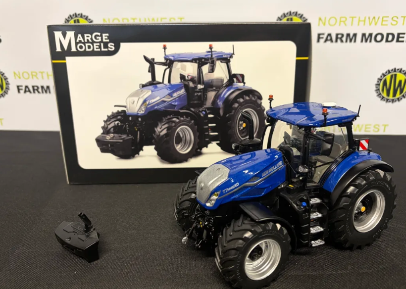 MARGE MODELS 2518 1:32 SCALE NEW HOLLAND T7.440XD BLUE POWER TRACTOR