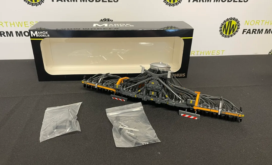 MARGE MODELS 2427 1:32 SCALE VEENHUIS FULLJECT X900 PRO SLURRY INJECTOR