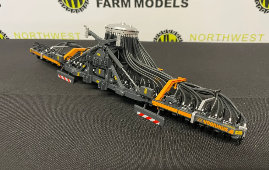 MARGE MODELS 2427 1:32 SCALE VEENHUIS FULLJECT X900 PRO SLURRY INJECTOR