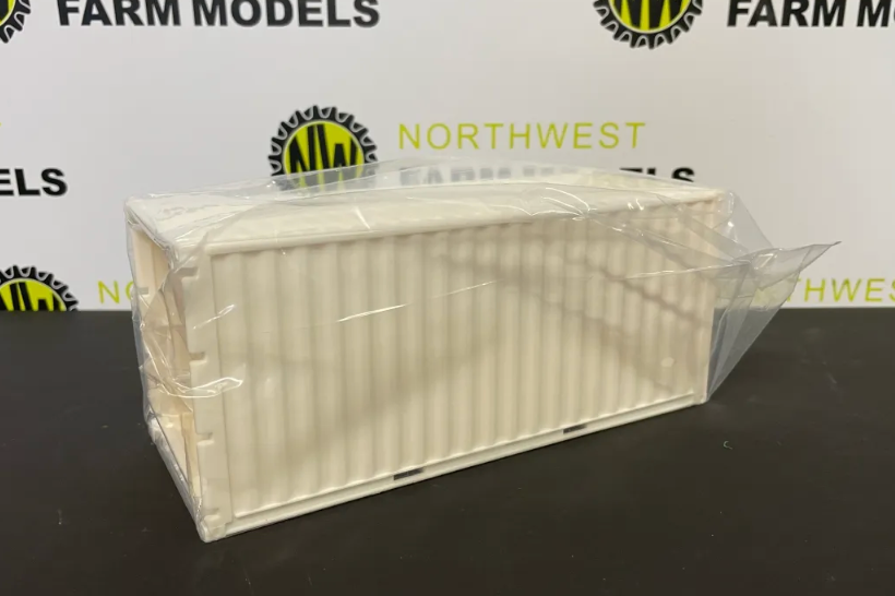 MARGE MODELS 2323-K 1:32 SCALE 20FT SHIPPING CONTAINER KIT