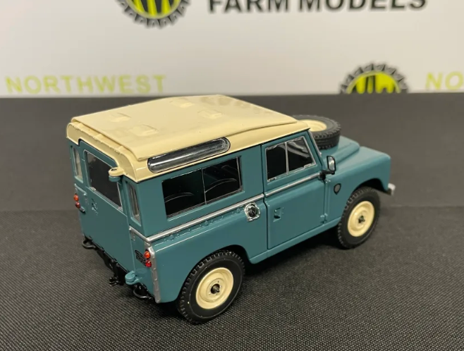MARGE MODELS 2421-01 1:32 SCALE LAND ROVER SERIES 3 88 SAFARI ROOF MARINE BLUE