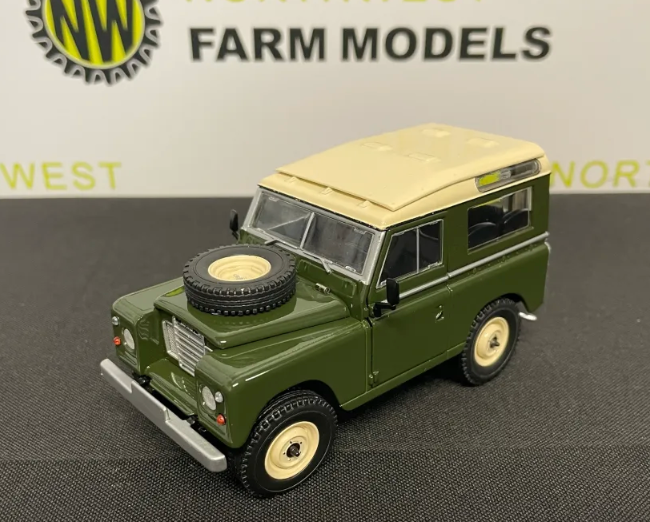 MARGE MODELS 2421-03 1:32 SCALE LAND ROVER SERIES 3 88 SAFARI ROOF DEEP BRONZE GREEN