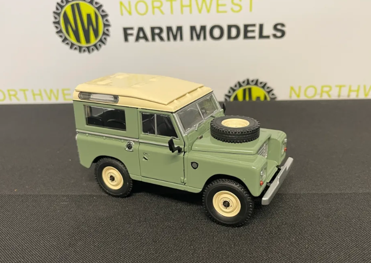 MARGE MODELS 2421-02 1:32 SCALE LAND ROVER SERIES 3 88 SAFARI ROOF ATLANTIC GREEN