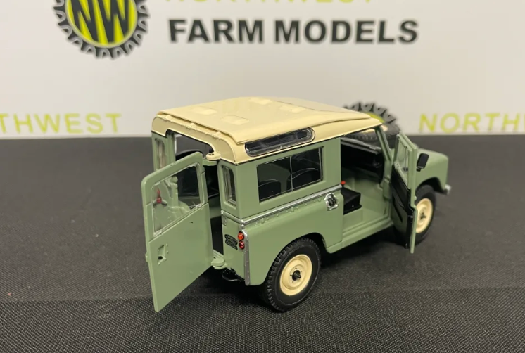 MARGE MODELS 2421-02 1:32 SCALE LAND ROVER SERIES 3 88 SAFARI ROOF ATLANTIC GREEN