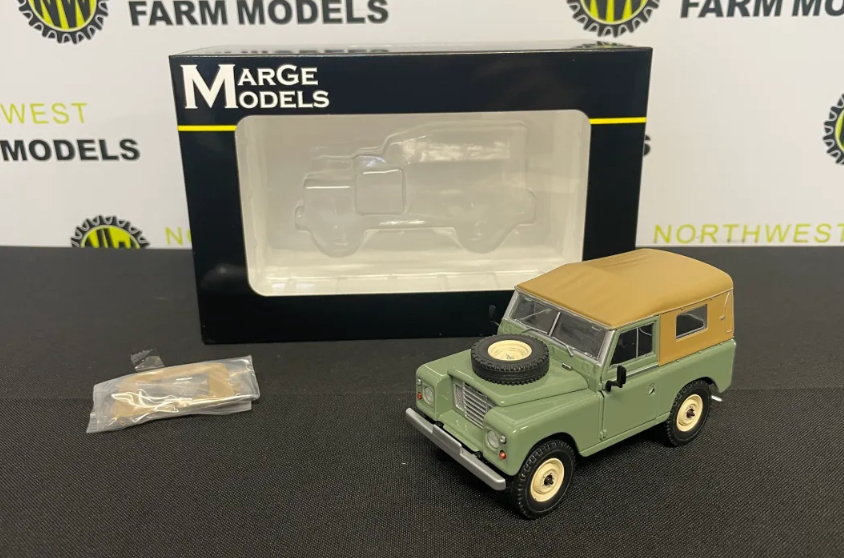 MARGE MODELS 2420-02 1:32 SCALE LAND ROVER SERIES 3 88 SOFT TOP ATLANTIC GREEN