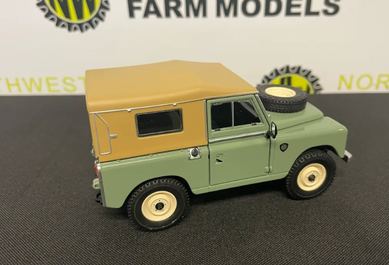 MARGE MODELS 2420-02 1:32 SCALE LAND ROVER SERIES 3 88 SOFT TOP ATLANTIC GREEN