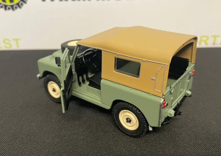 MARGE MODELS 2420-02 1:32 SCALE LAND ROVER SERIES 3 88 SOFT TOP ATLANTIC GREEN