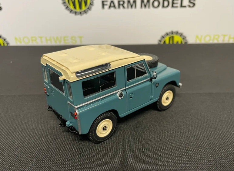 MARGE MODELS 2421-01 1:32 SCALE LAND ROVER SERIES 3 88 SAFARI ROOF MARINE BLUE