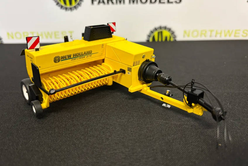 MARGE MODELS 2522 1:32 SCALE NEW HOLLAND HAYLINER 275 SMALL BALER