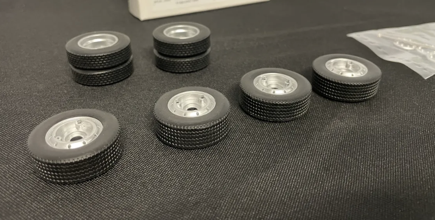 MARGE MODELS 2503 PARTS SET OF 6 SCANIA WHEELS 4 CAPS AND 1 AXLE