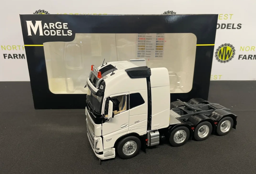 MARGE MODELS 2322-01 1:32 SCALE VOLVO FH5 8X4 CLEAR WHITE TRACTOR UNIT