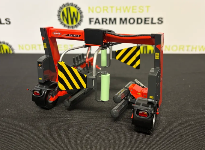 MARGE MODELS 2425 1:32 SCALE KUHN SW4014 BALE WRAPPER