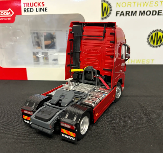 MARGE MODELS 1810-03-01 1:32 SCALE VOLVO FH16 4X2 RED NOOTEBOOM EDITION