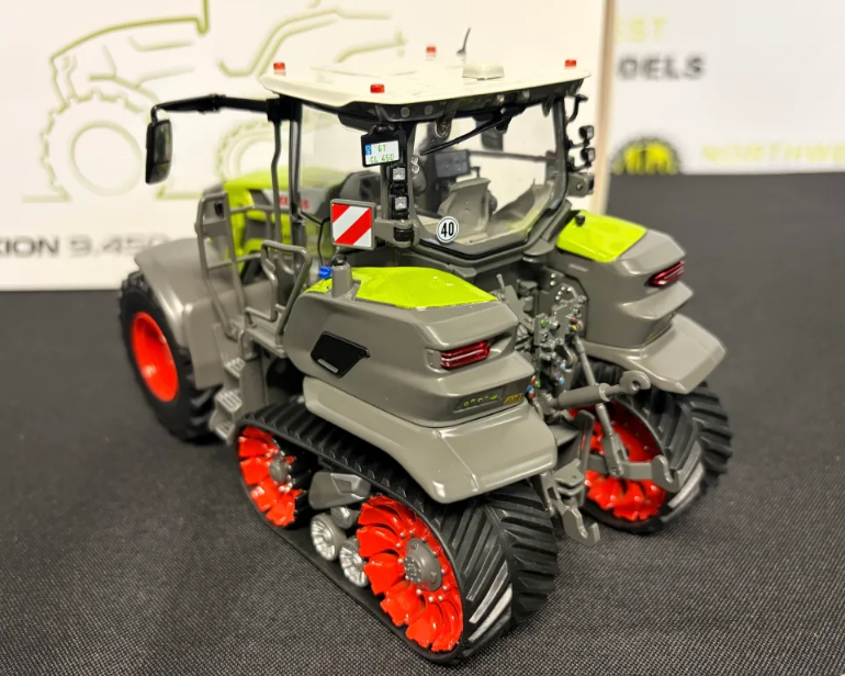 MARGE MODELS 0002675160 1:32 SCALE CLAAS AXION 9.450 TERRA TRAC "SEED GREEN" LIMITED EDITION