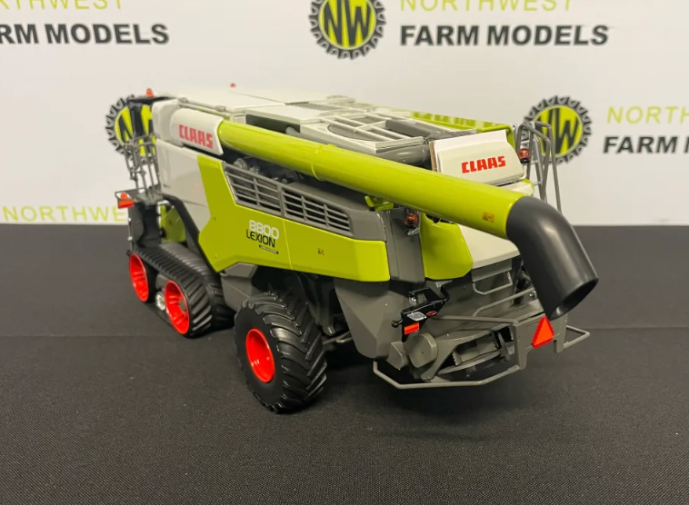 MARGE MODELS 1:32 SCALE CLAAS LEXION 8800 TERRA TRAC NORTH AMERICAN EDITION WITH 12-30C HEADER