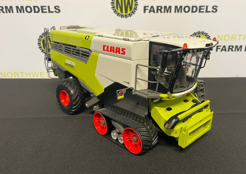 MARGE MODELS 1:32 SCALE CLAAS LEXION 8800 TERRA TRAC NORTH AMERICAN EDITION WITH 12-30C HEADER