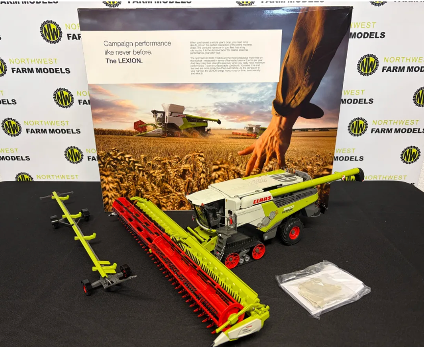 MARGE MODELS 02577630 1:32 SCALE CLAAS LEXION 8900TT WITH CONVIO 1380 DEMO EDITION