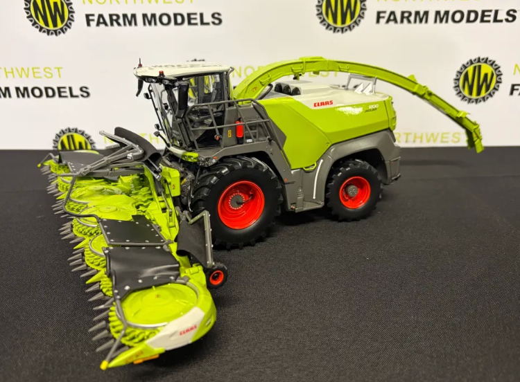 MARGE MODELS 0002674730 1:32 SCALE CLAAS JAGUAR 1200 FORAGE HARVESTER WITH ORBIS 10500 "NORTH AMERICA" EDITION