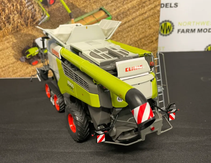 MARGE MODELS 0002577650 1:32 SCALE CLAAS LEXION 8900 COMBINE HARVESTER WITH CORIO 1275 C CONSPEED HEADER AND TRAILER