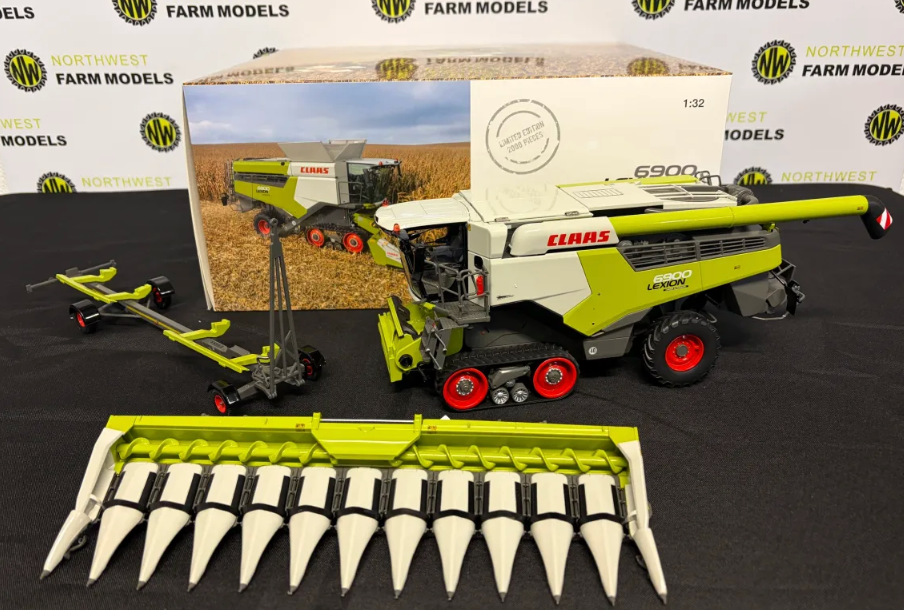 MARGE MODELS 0002577660 1:32 SCALE CLAAS LEXION 6900 TERRA TRAC WITH CORIO 1275C CONSPEED LIMITED EDITION