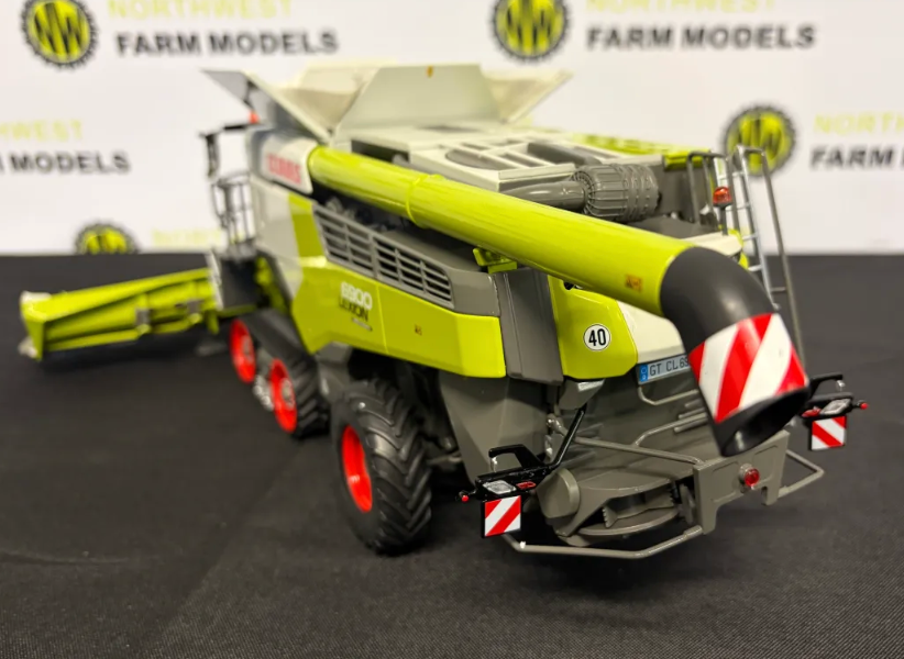 MARGE MODELS 0002577660 1:32 SCALE CLAAS LEXION 6900 TERRA TRAC WITH CORIO 1275C CONSPEED LIMITED EDITION