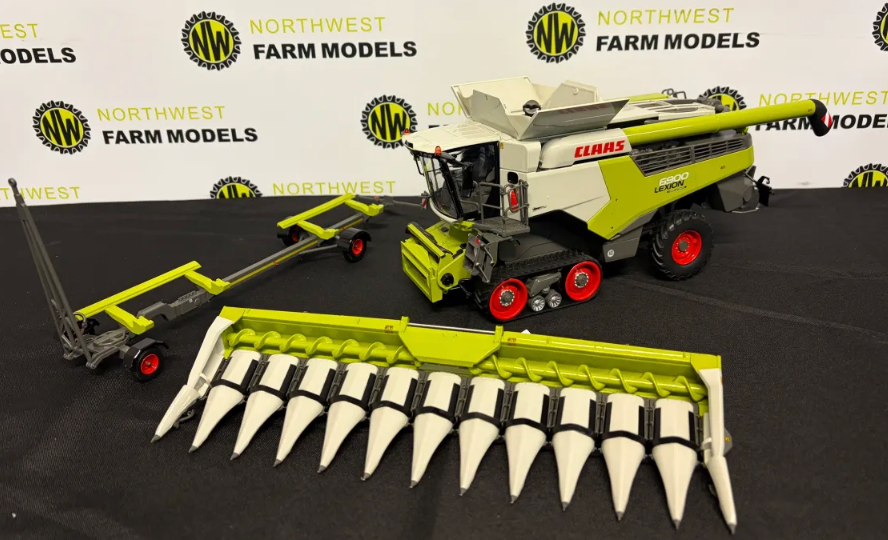 MARGE MODELS 0002577660 1:32 SCALE CLAAS LEXION 6900 TERRA TRAC WITH CORIO 1275C CONSPEED LIMITED EDITION