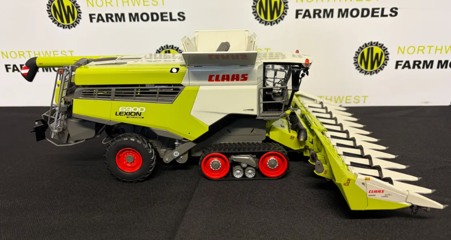 MARGE MODELS 0002577660 1:32 SCALE CLAAS LEXION 6900 TERRA TRAC WITH CORIO 1275C CONSPEED LIMITED EDITION