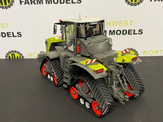 MARGE MODELS 1:32 SCALE CLAAS XERION 12.650 TERRA TRAC