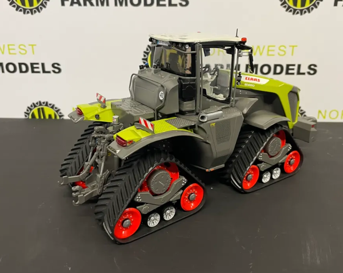 MARGE MODELS 1:32 SCALE CLAAS XERION 12.650 TERRA TRAC