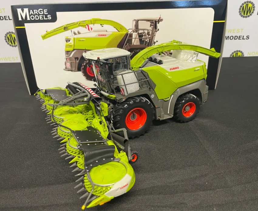 MARGE MODELS 2508 1:32 SCALE CLAAS JAGUAR 1090 WITH ORBIS 10500 FORAGE HARVESTER