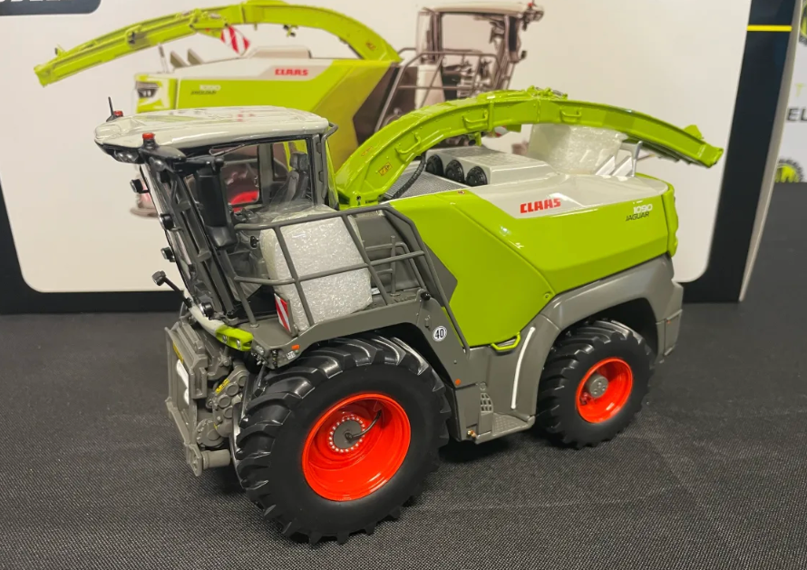 MARGE MODELS 2508 1:32 SCALE CLAAS JAGUAR 1090 WITH ORBIS 10500 FORAGE HARVESTER