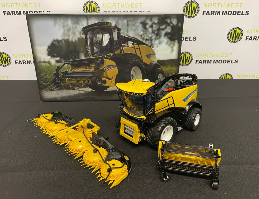 MARGE MODELS 2125 1:32 SCALE NEW HOLLAND FR780 FORAGE HARVESTER WITH MAIZE AND GRASS HEADER