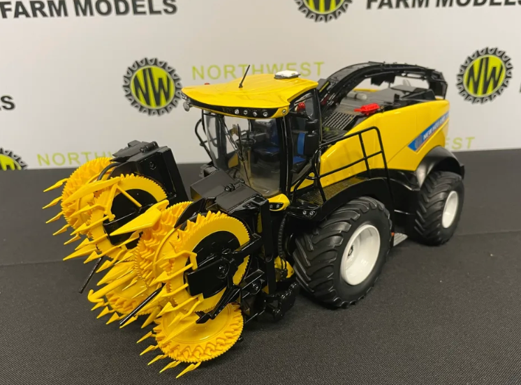 MARGE MODELS 2125 1:32 SCALE NEW HOLLAND FR780 FORAGE HARVESTER WITH MAIZE AND GRASS HEADER