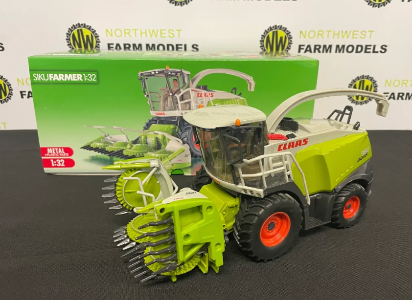 SIKU 4058 1:32 SCALE CLAAS JAGUAR 960 FORAGE HARVESTER