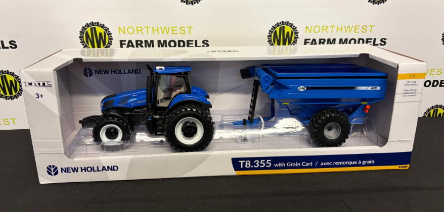 ERTL 1:32 SCALE 61028 NEW HOLLAND T8.355 WITH GRAIN CHASER