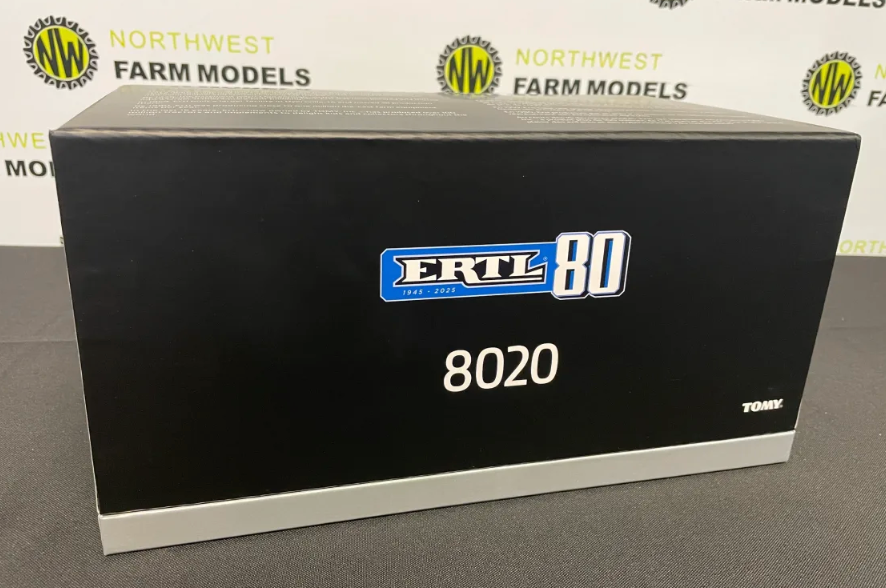 ERTL 45974 1:32 SCALE JOHN DEERE 8020 PRESTIGE COLLECTION ERTL 80 LIMITED EDITION