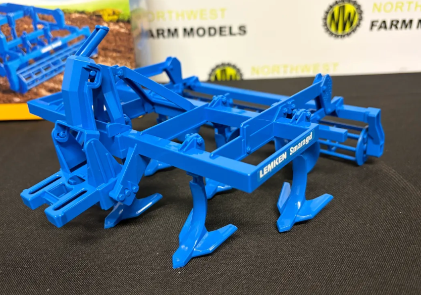 BRUDER 1:16 SCALE 02329 LEMKEN DISC CULTIVATOR