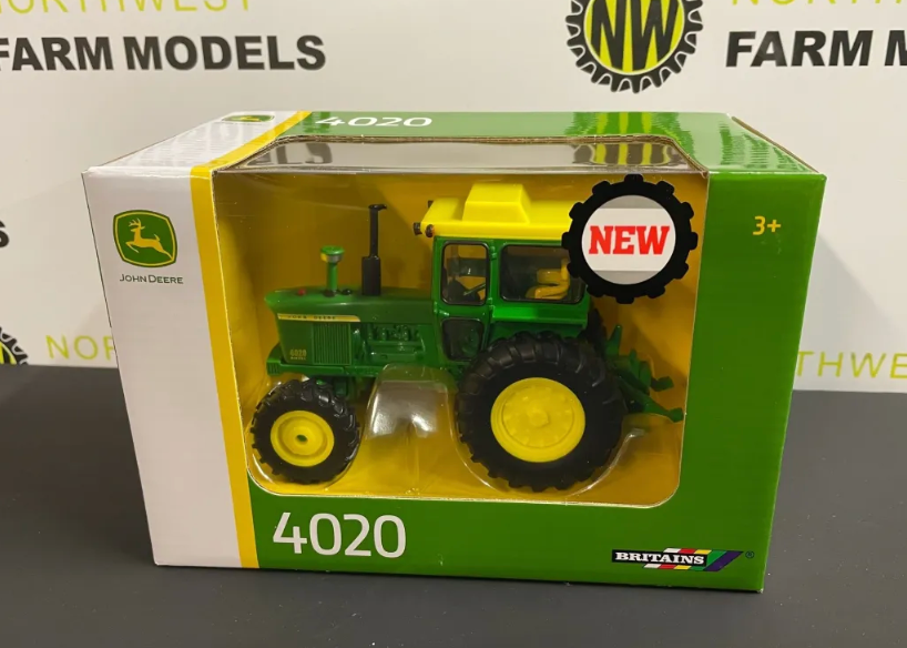 BRITAINS 43362 1:32 SCALE JOHN DEERE 4020 WITH CAB