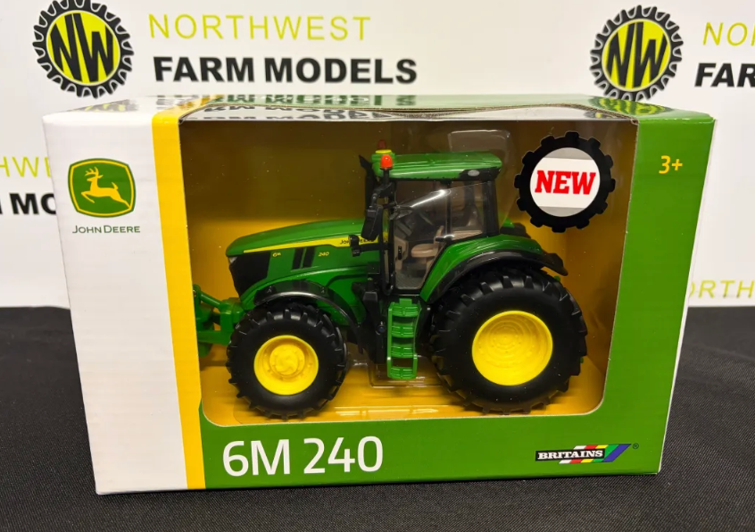 BRITAINS 43406 1:32 SCALE JOHN DEERE 6M 240 TRACTOR