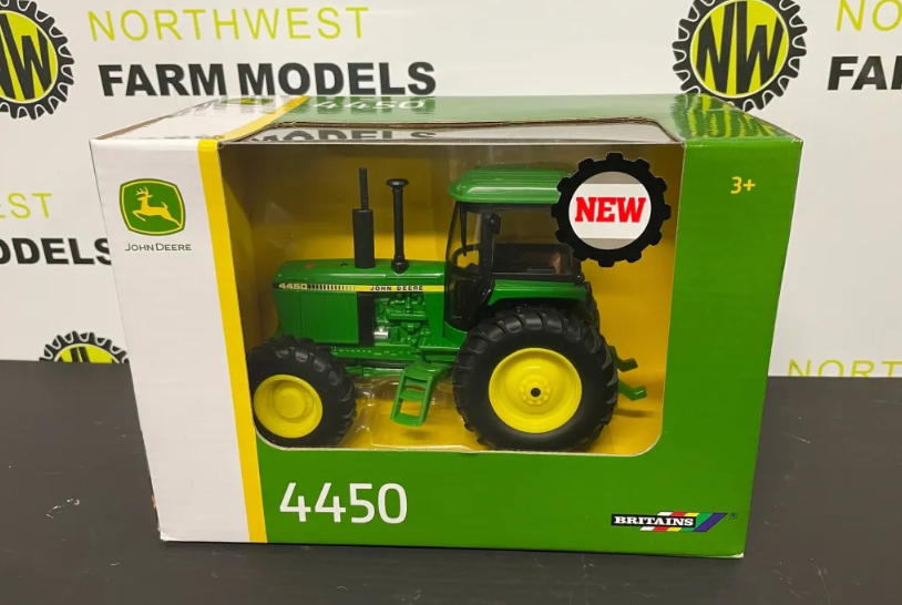 BRITAINS 43364 1:32 SCALE JOHN DEERE 4450 4WD