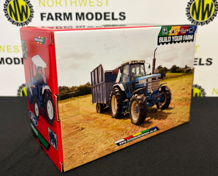 BRITAINS 43418 1:32 SCALE FORD 8210 SUPER Q CAB 4WD TRACTOR