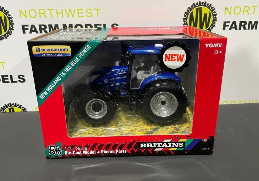 BRITAINS 43319 1:32 SCALE NEW HOLLAND T6.180 BLUE POWER