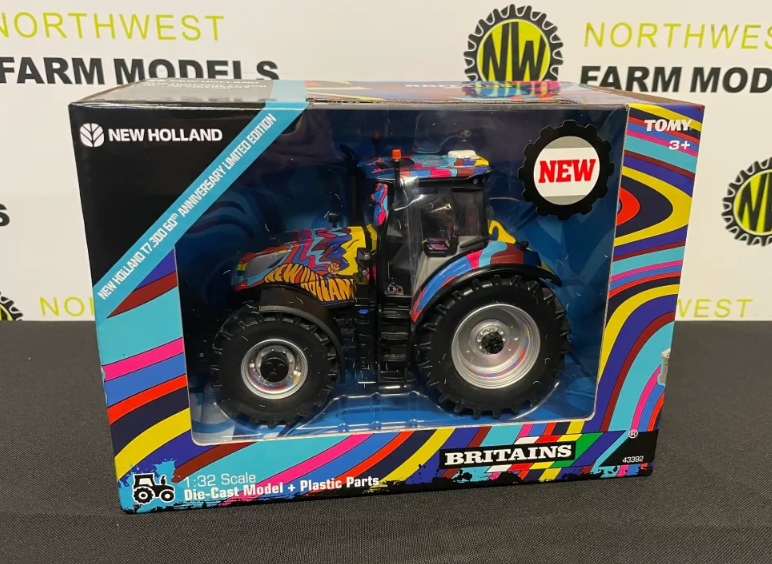 BRITAINS 43392 1:32 SCALE NEW HOLLAND T7.300 BASILDON ANNIVERSARY EDITION