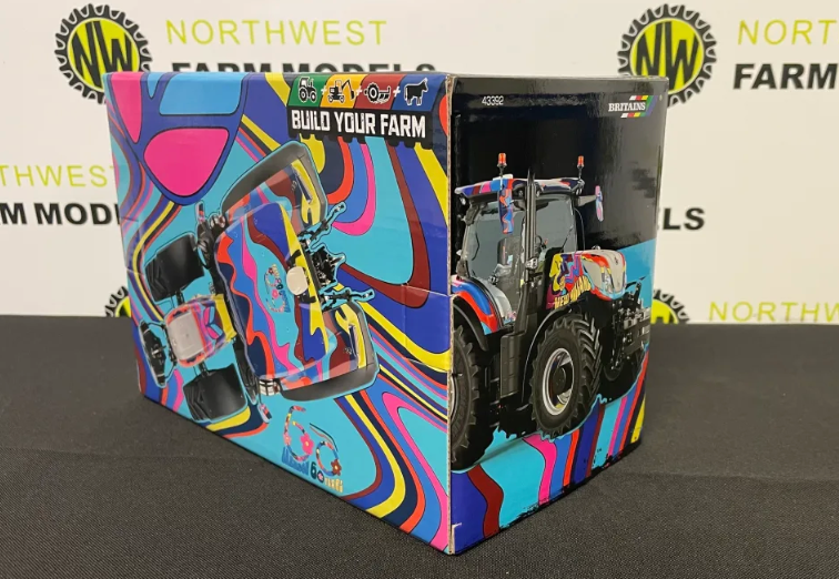 BRITAINS 43392 1:32 SCALE NEW HOLLAND T7.300 BASILDON ANNIVERSARY EDITION