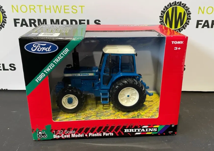 BRITAINS 43322 1:32 SCALE FORD TW20 4WD
