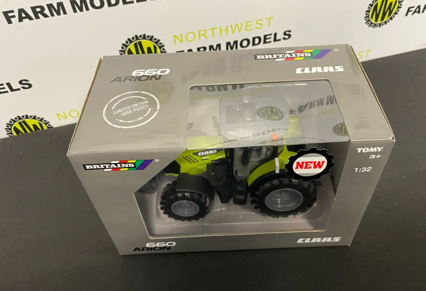 BRITAINS 43422 1:32 SCALE CLAAS ARION 660 NIGHT EDITION