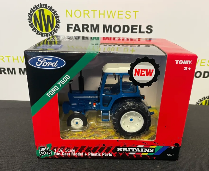 BRITAINS 43371 1:32 SCALE FORD 7600 WITH DUAL WHEELS