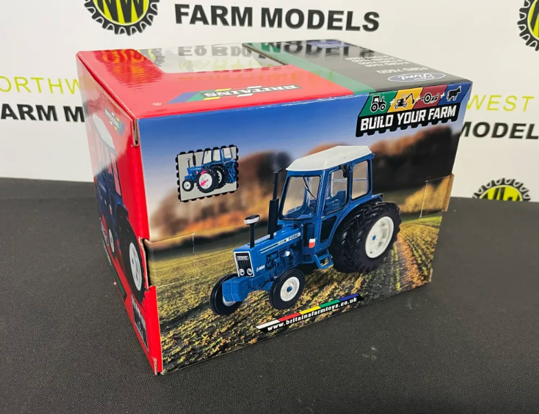 BRITAINS 43371 1:32 SCALE FORD 7600 WITH DUAL WHEELS