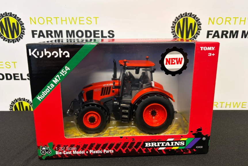 BRITAINS 43438 1:32 SCALE KUBOTA M7 154 4WD TRACTOR