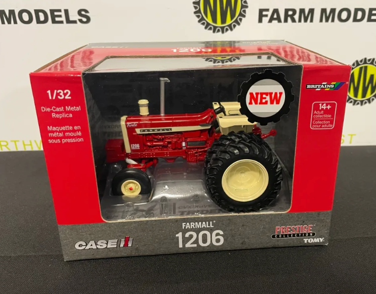 BRITAINS 43412 1:32 SCALE CASE INTERNATIONAL 1206 FARMALL